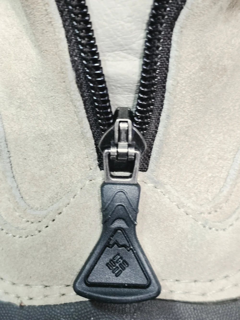 Columbia Women's Cascadian Snowchill Suede Winter Snow Boots Gray Size 10